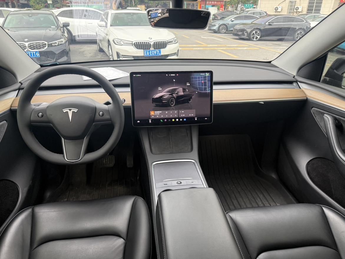 Tesla Model Y 2022 thumb 6