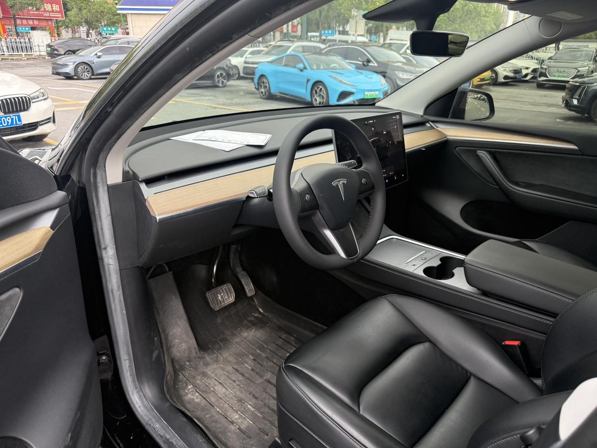 Tesla Model Y 2022 thumb 7