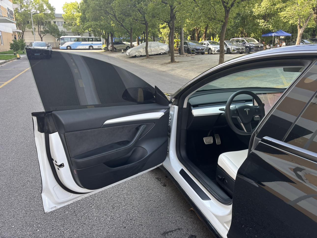 Tesla Model 3 2021 thumb 11