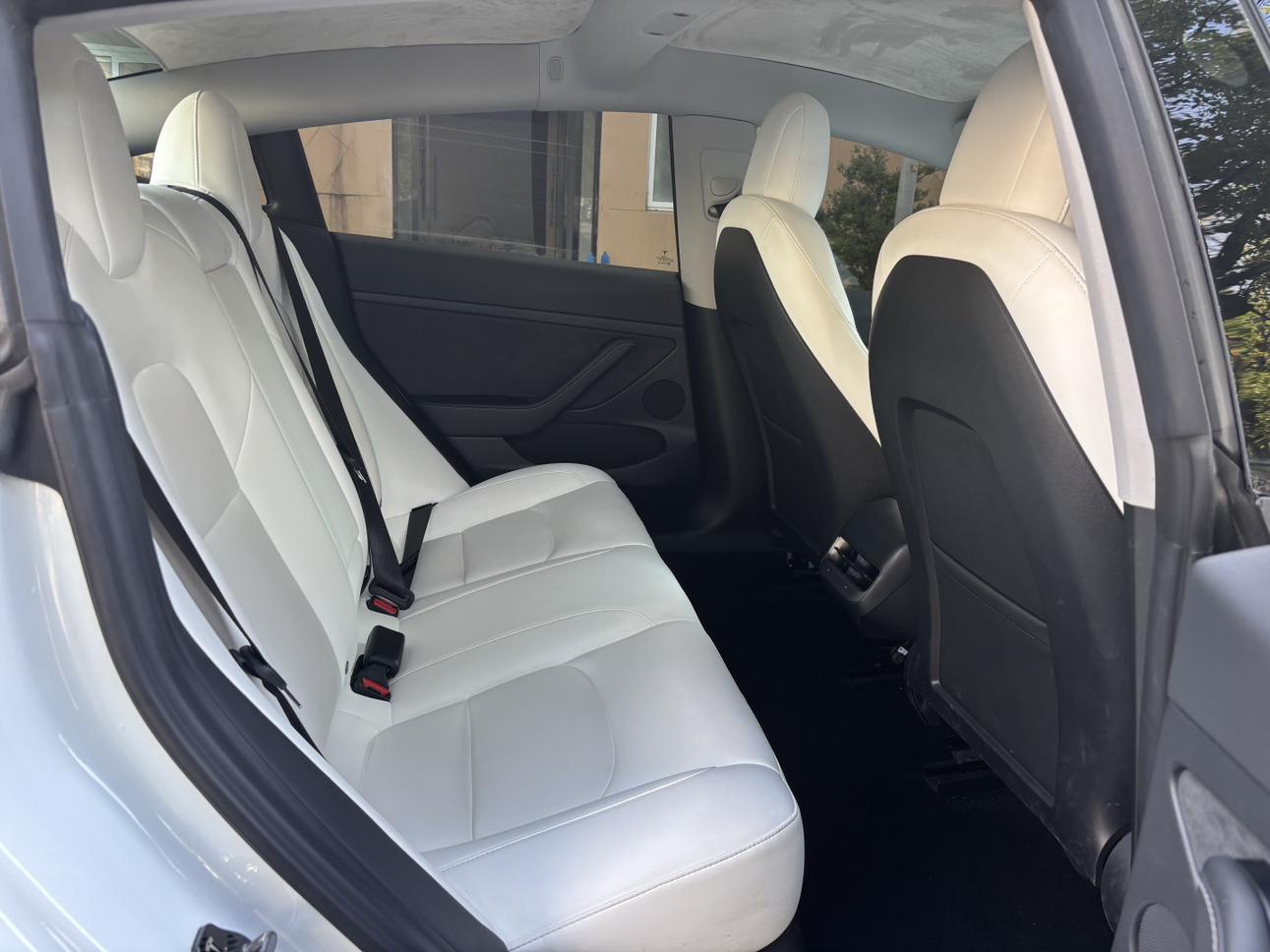 Tesla Model 3 2021 thumb 12