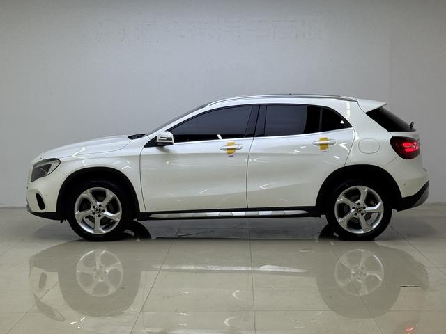 Mercedes-Benz GLA 2018 thumb 2