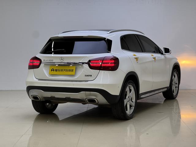 Mercedes-Benz GLA 2018 thumb 5