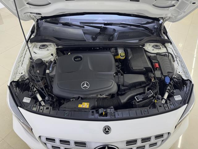 Mercedes-Benz GLA 2018 thumb 8