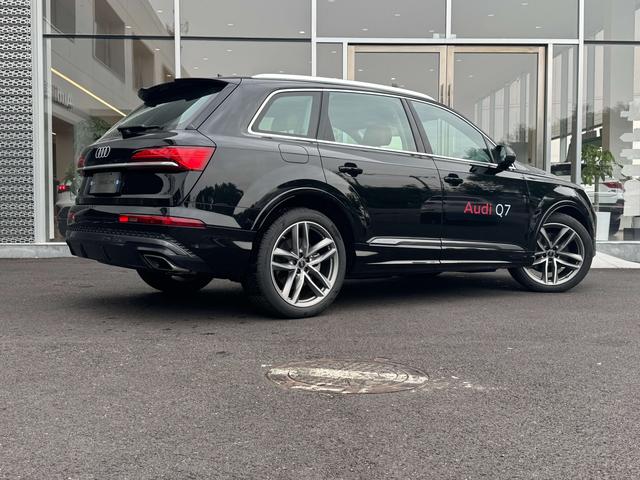 Audi Q7 2025 thumb 2