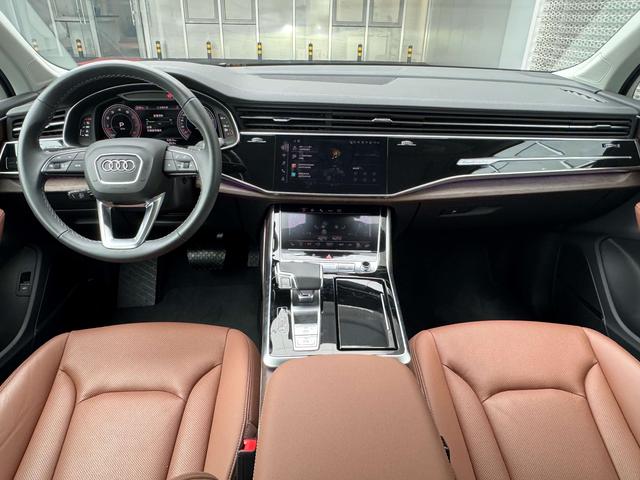 Audi Q7 2025 thumb 4