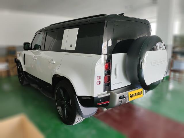 Land Rover Defender 2024 thumb 2
