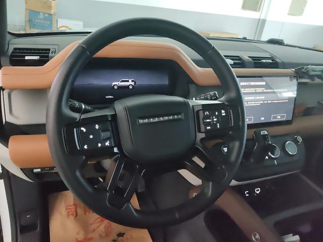 Land Rover Defender 2024 thumb 5