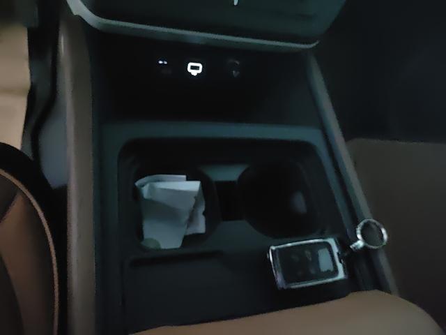 Land Rover Defender 2024 thumb 7