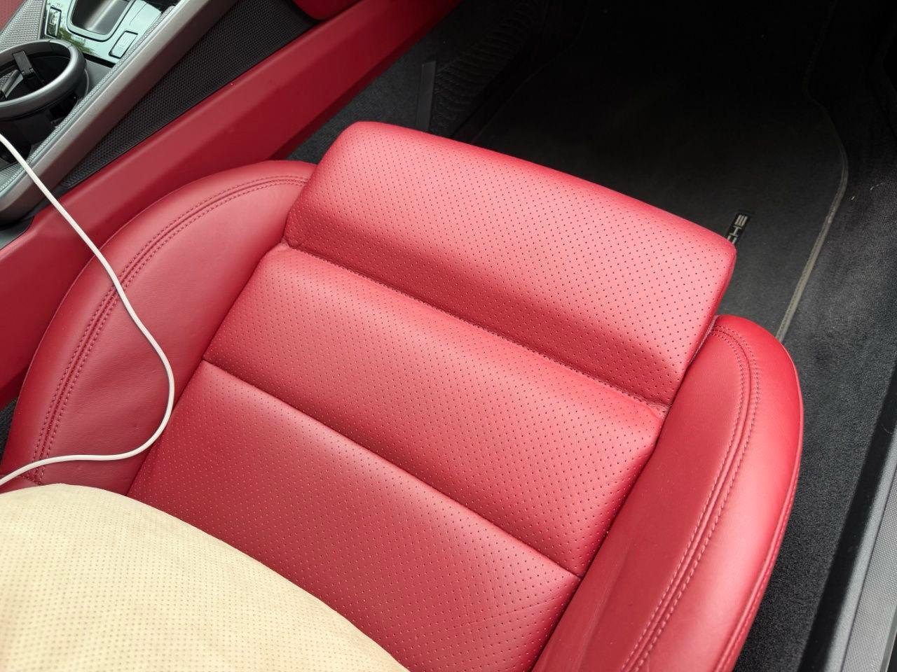 Porsche 911 2020 thumb 2