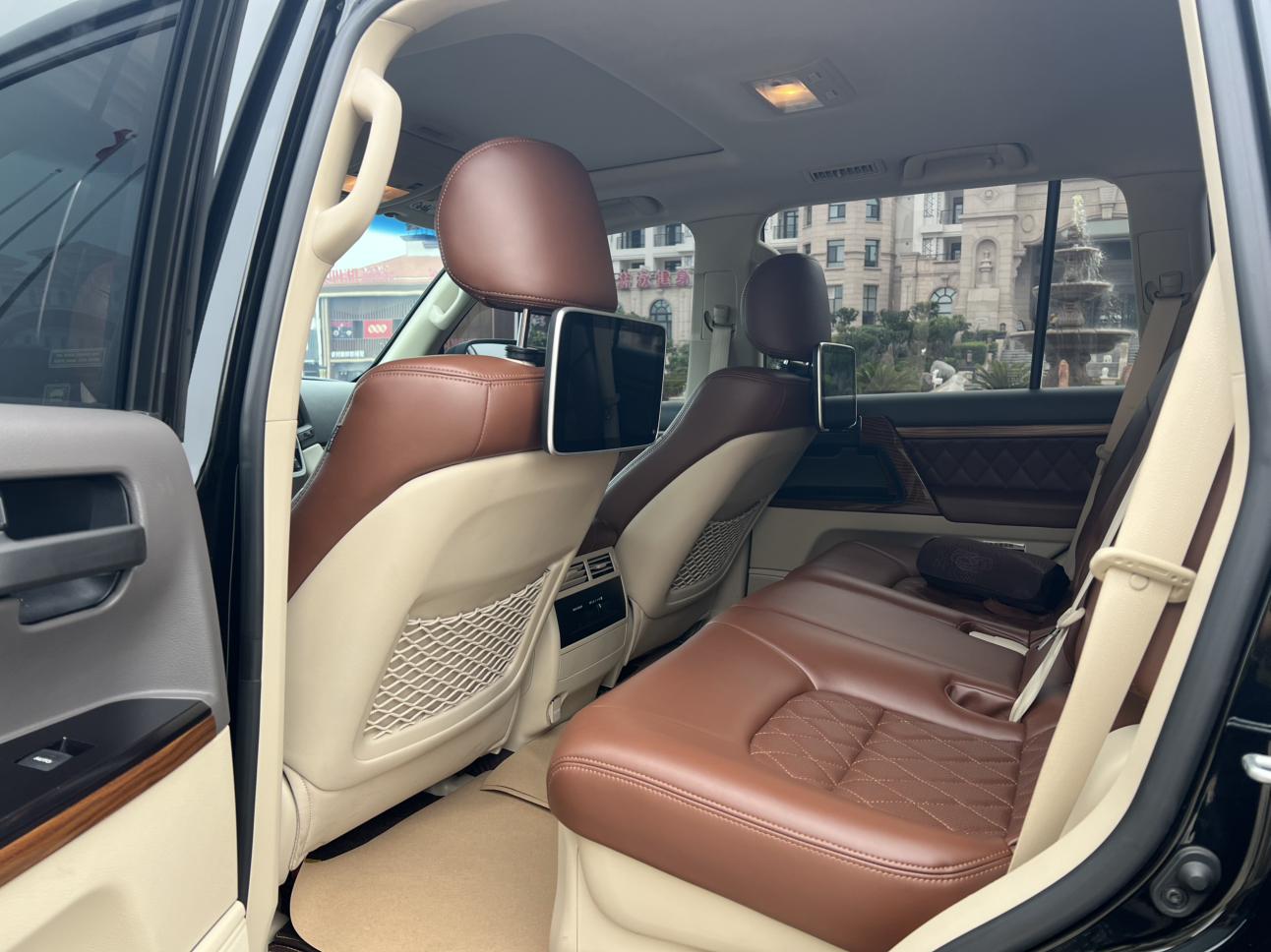 Toyota Land Cruiser 2018 thumb 8