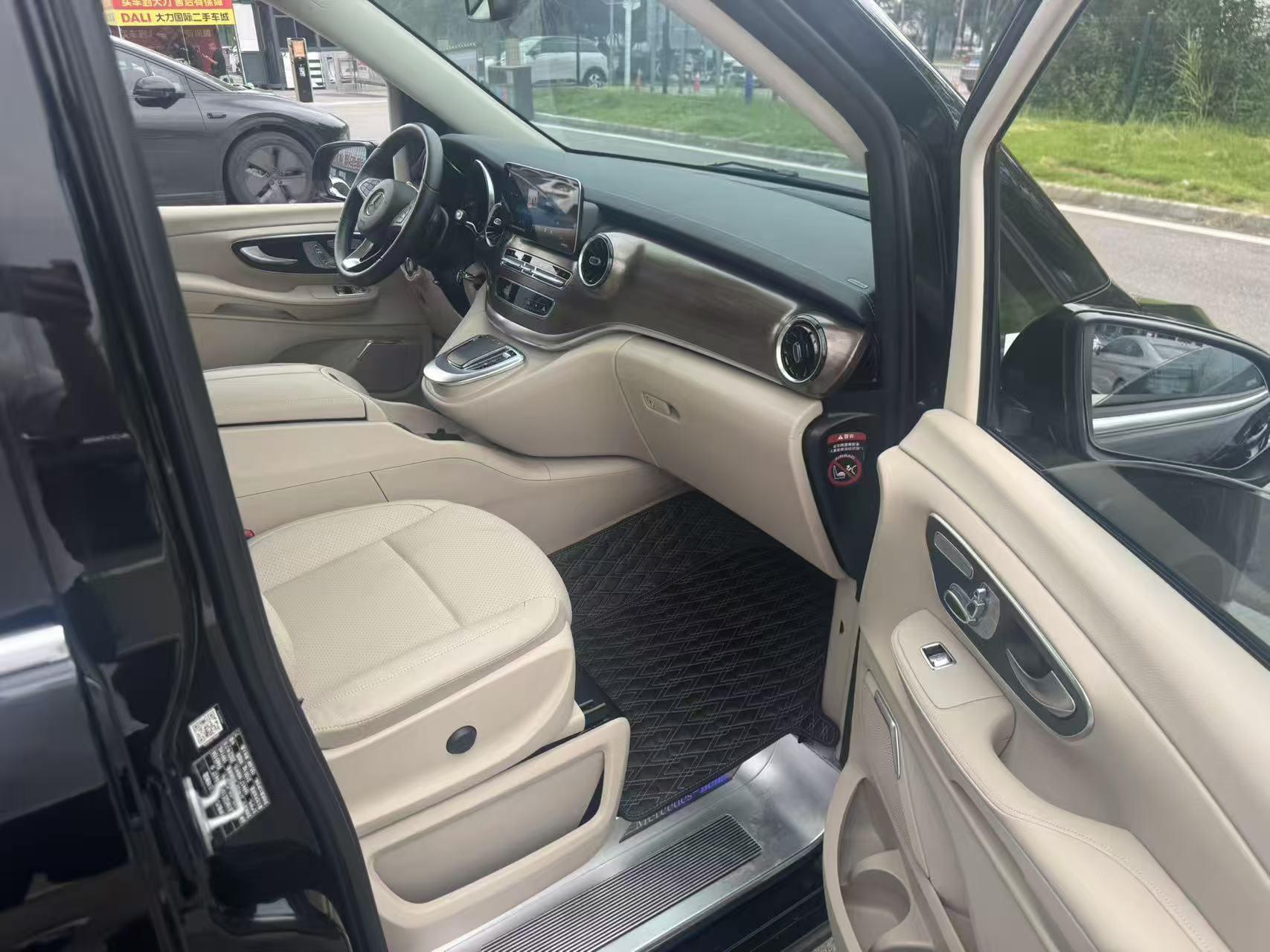 Mercedes-Benz V-Класс 2022 thumb 2