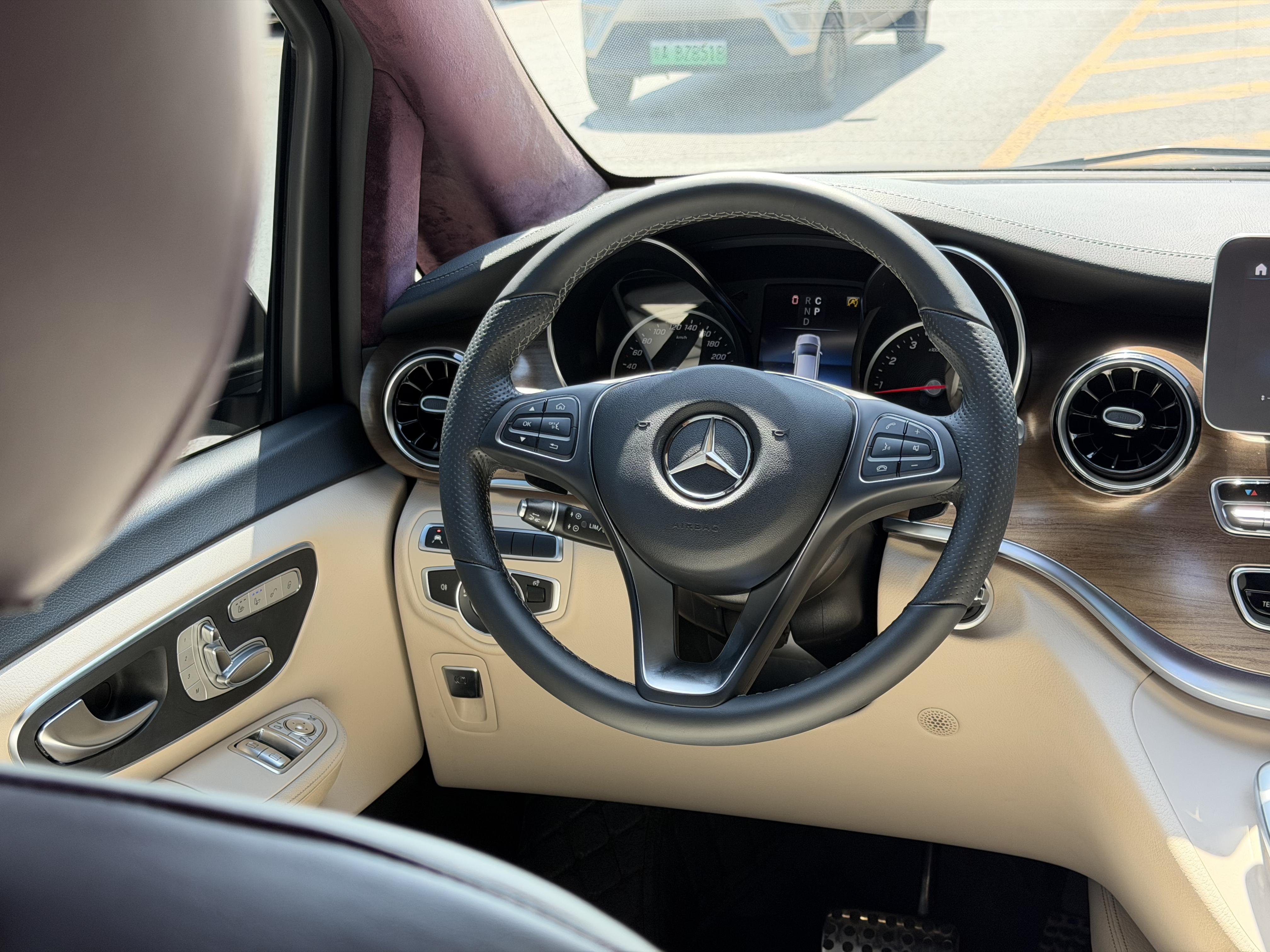 Mercedes-Benz V-Класс 2022 thumb 7