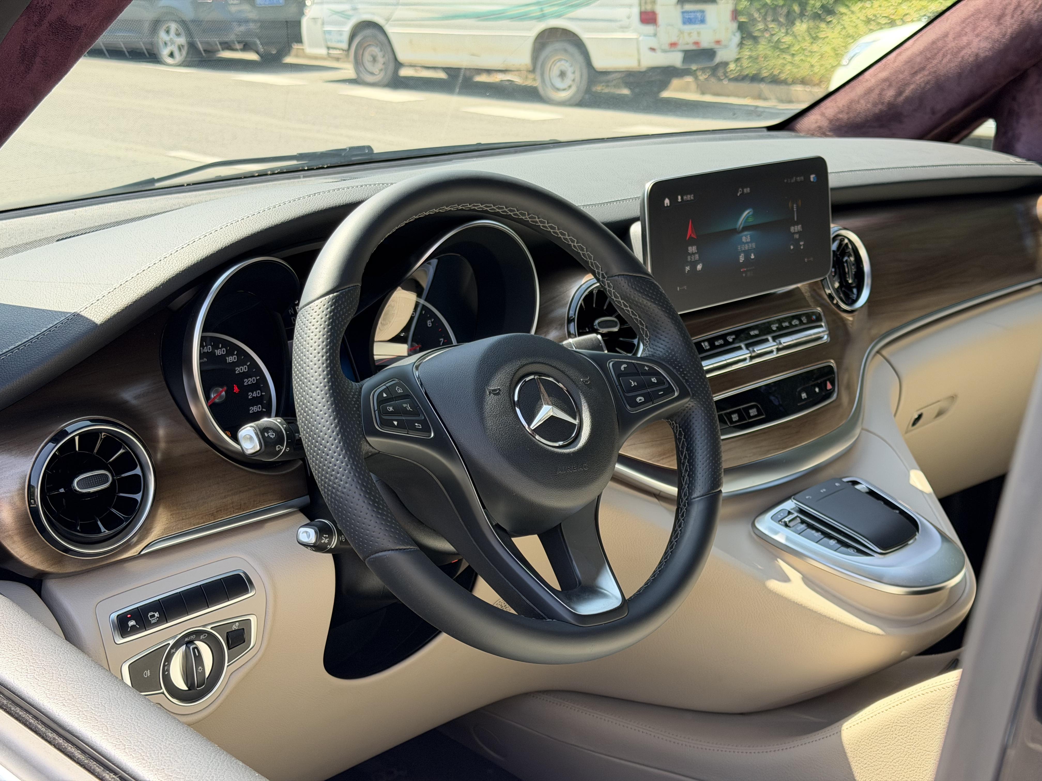 Mercedes-Benz V-Класс 2022 thumb 8