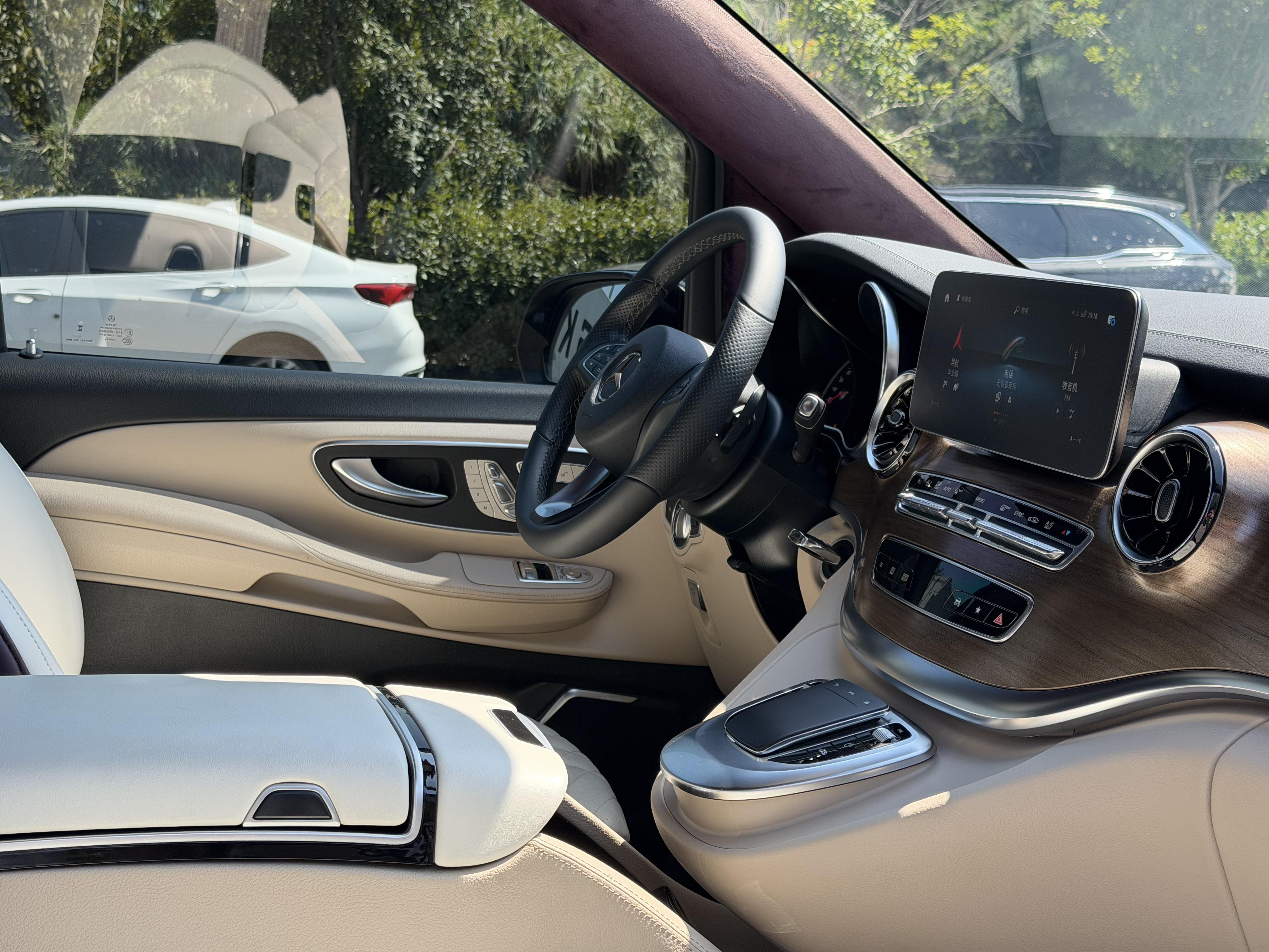 Mercedes-Benz V-Класс 2022 thumb 9