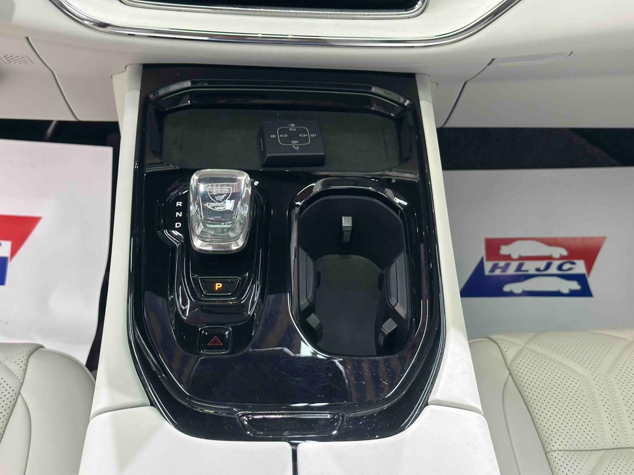 Volvo EM90 2025 thumb 8