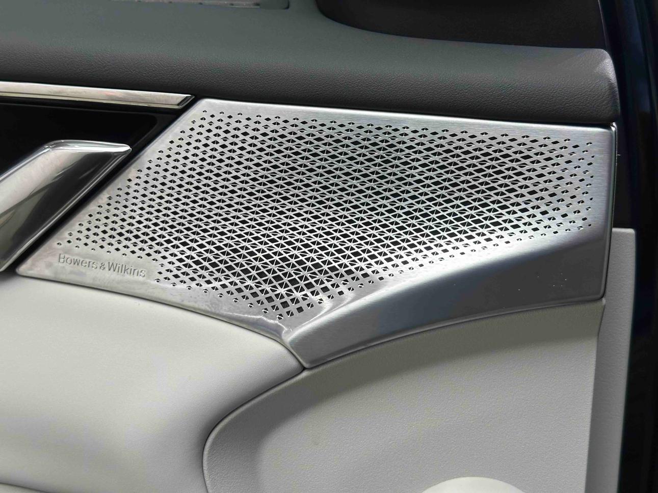 Volvo EM90 2025 thumb 11