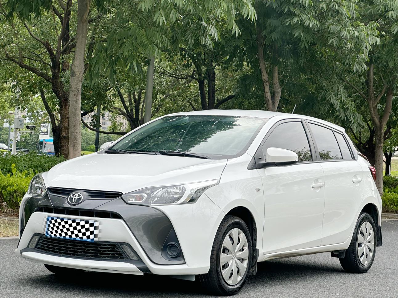 Toyota Yaris 2019 thumb 8