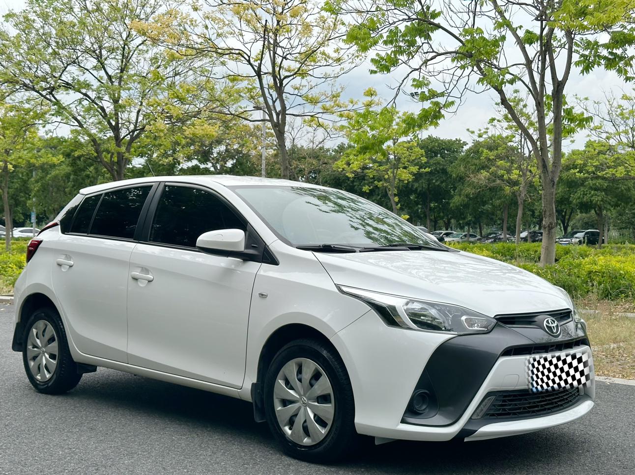 Toyota Yaris 2019 thumb 10