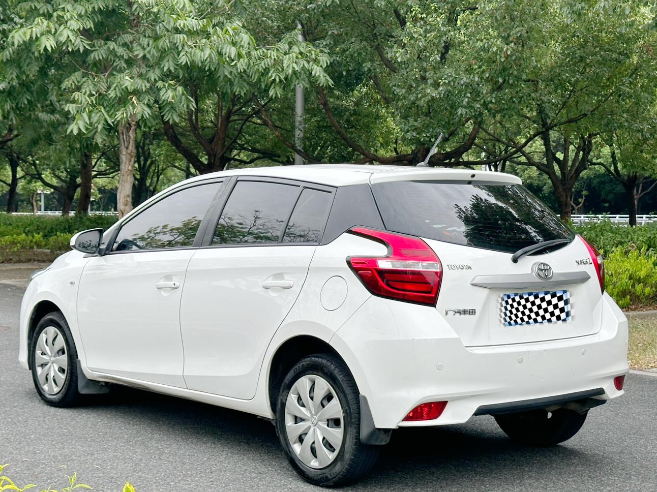 Toyota Yaris 2019 thumb 11