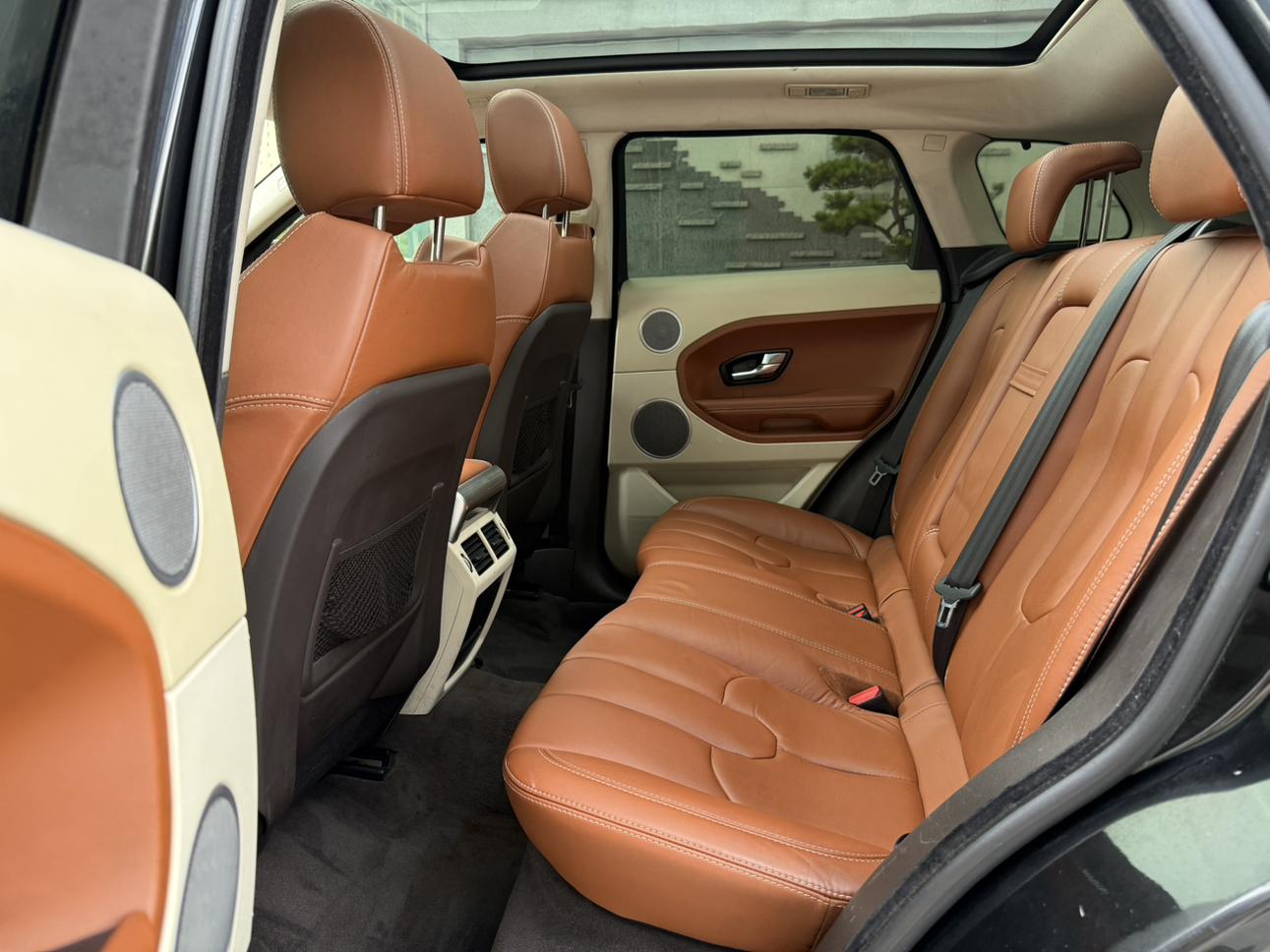 Land Rover Range Rover Velar 2012 thumb 7