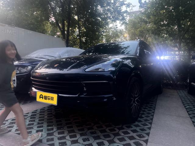 Porsche Cayenne 2019 thumb 6