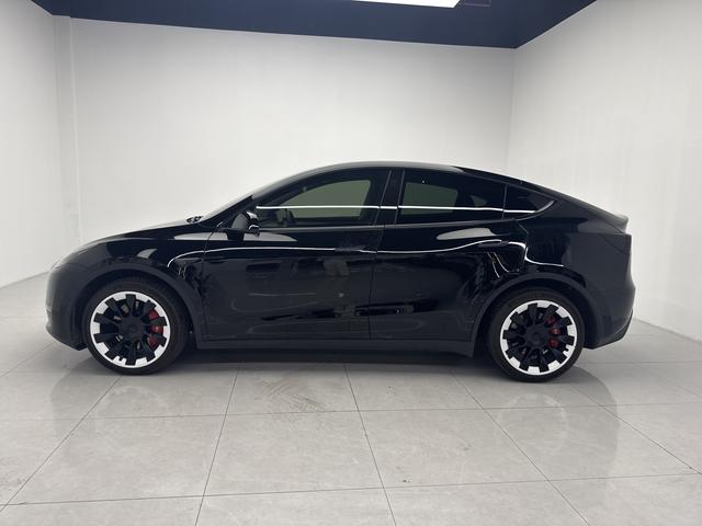 Tesla Model Y 2022 thumb 2