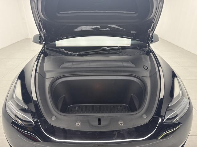 Tesla Model Y 2022 thumb 8