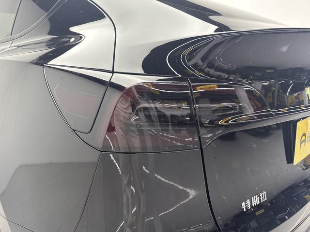 Tesla Model Y 2022 thumb 11