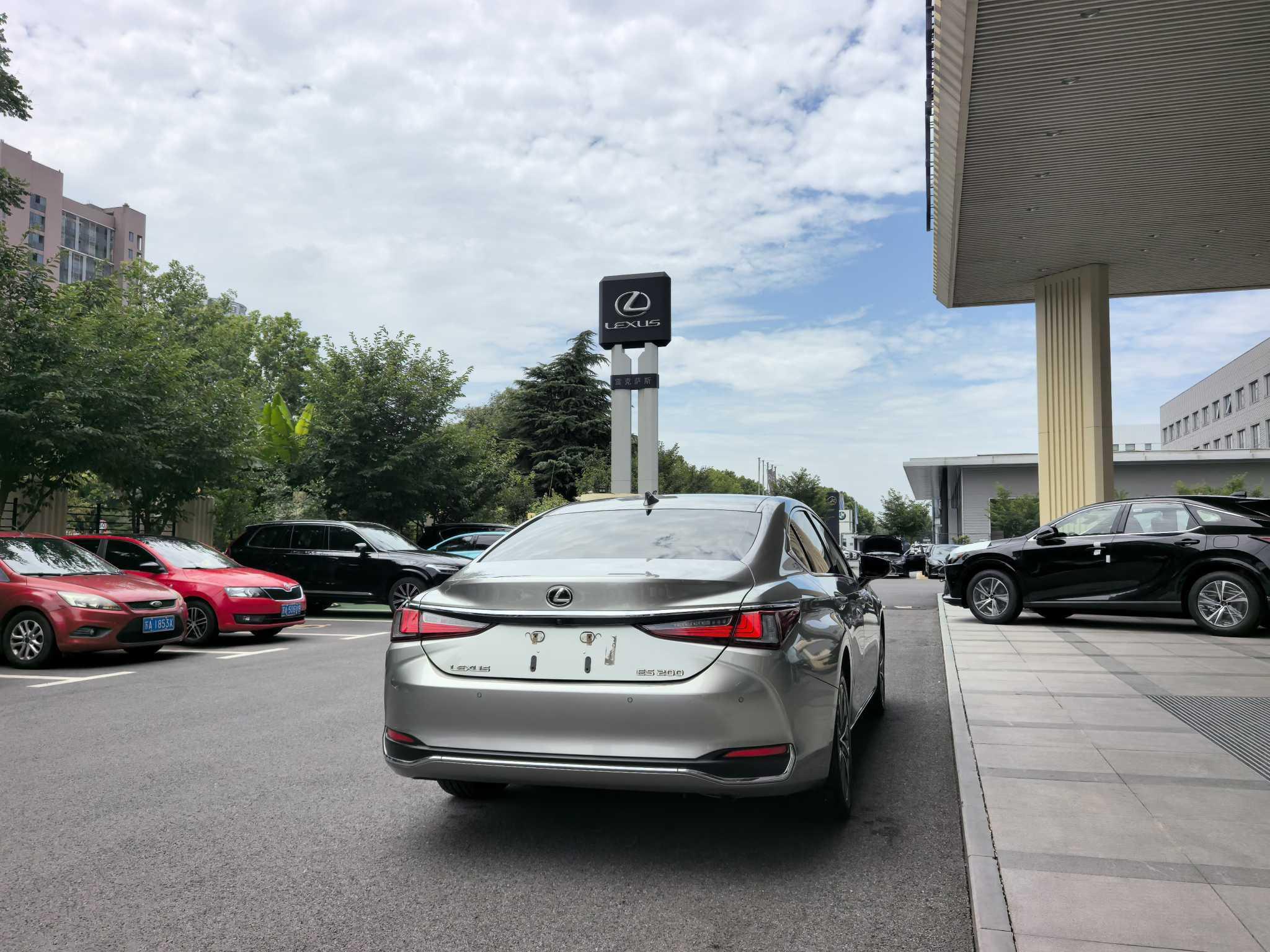 Lexus ES 2022 thumb 5