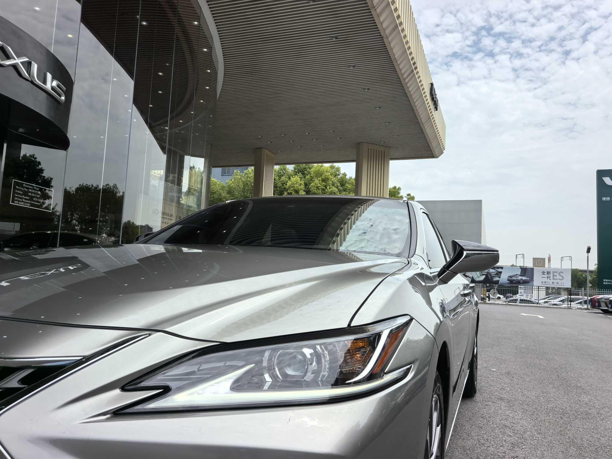 Lexus ES 2022 thumb 6