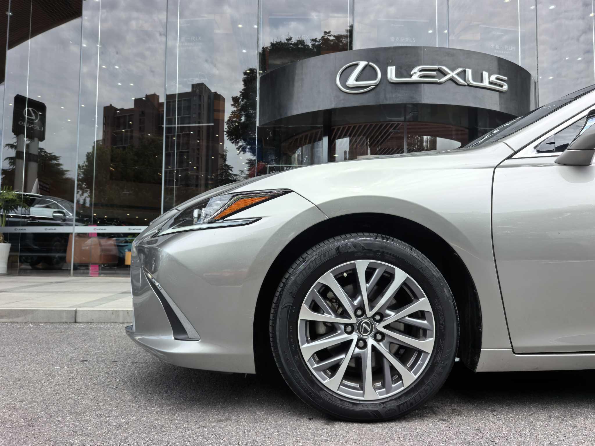 Lexus ES 2022 thumb 7