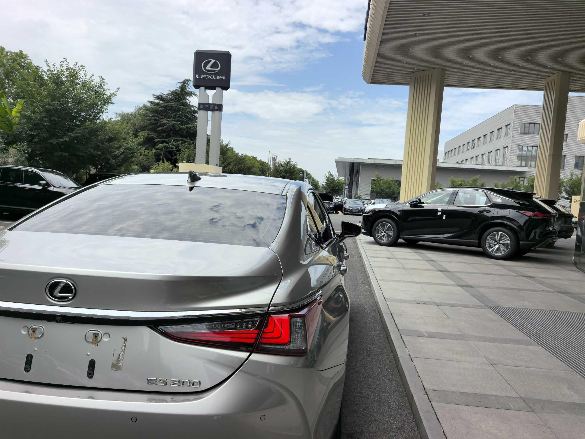 Lexus ES 2022 thumb 8