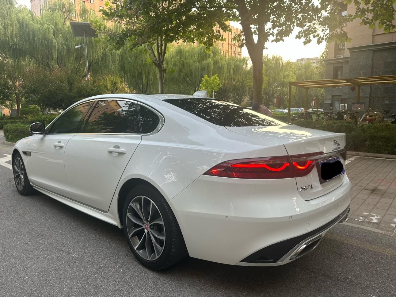Jaguar XFL 2023 thumb 11