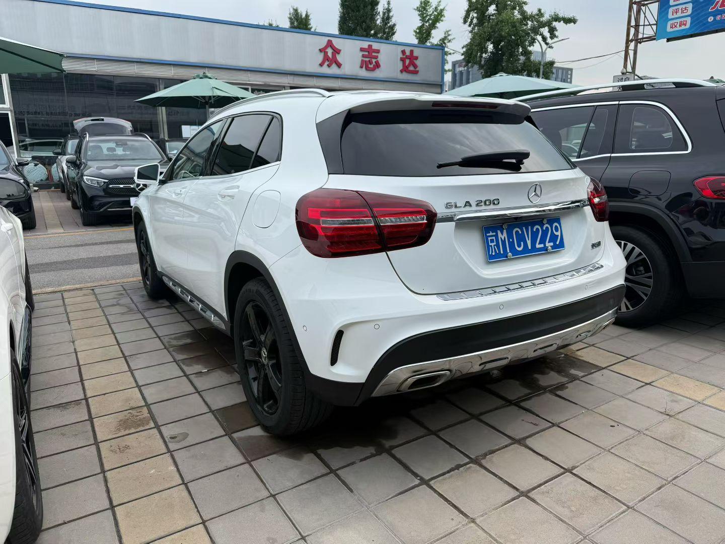 Mercedes-Benz GLA 2019 thumb 9