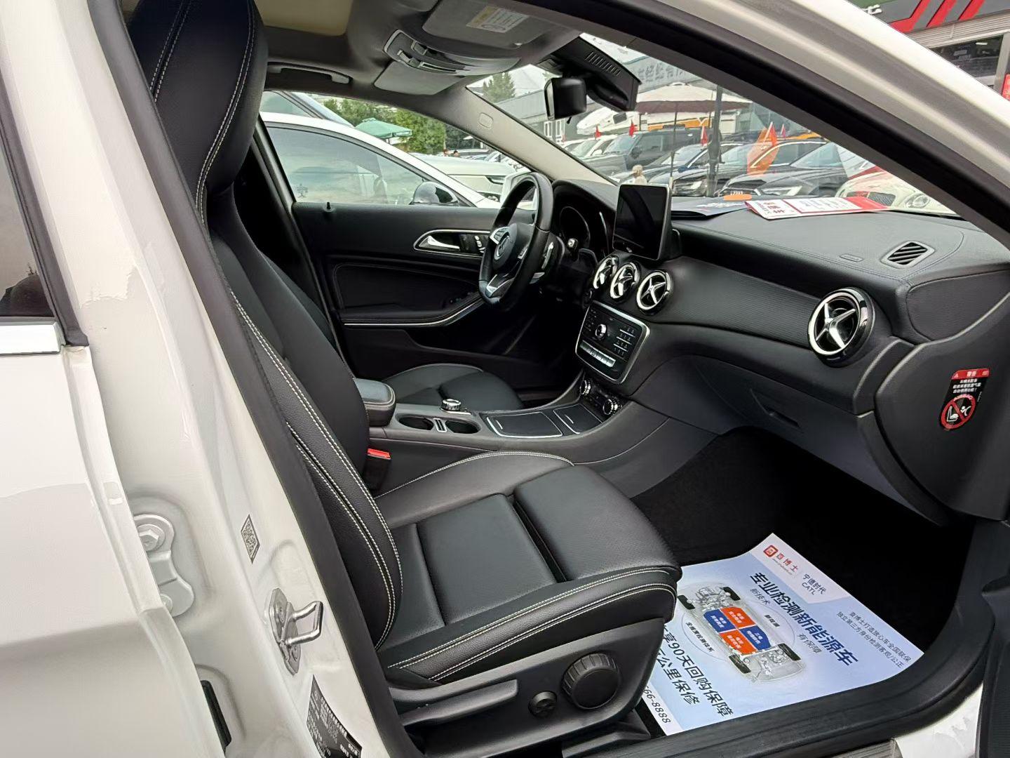 Mercedes-Benz GLA 2019 thumb 10