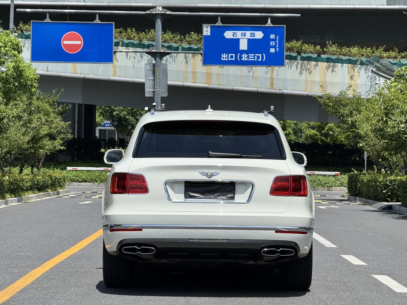 Bentley Tian Yue 2018 thumb 3