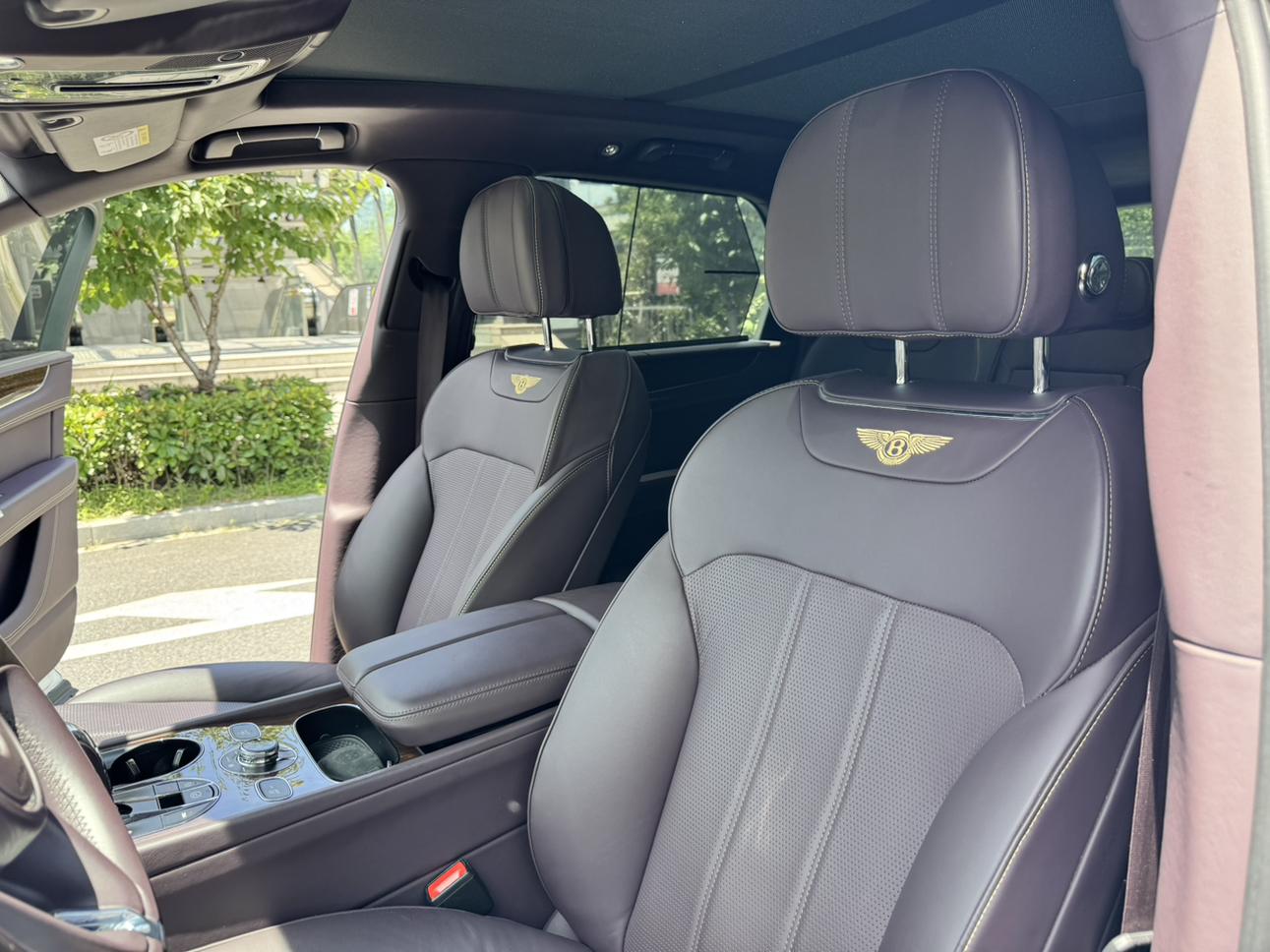Bentley Tian Yue 2018 thumb 10