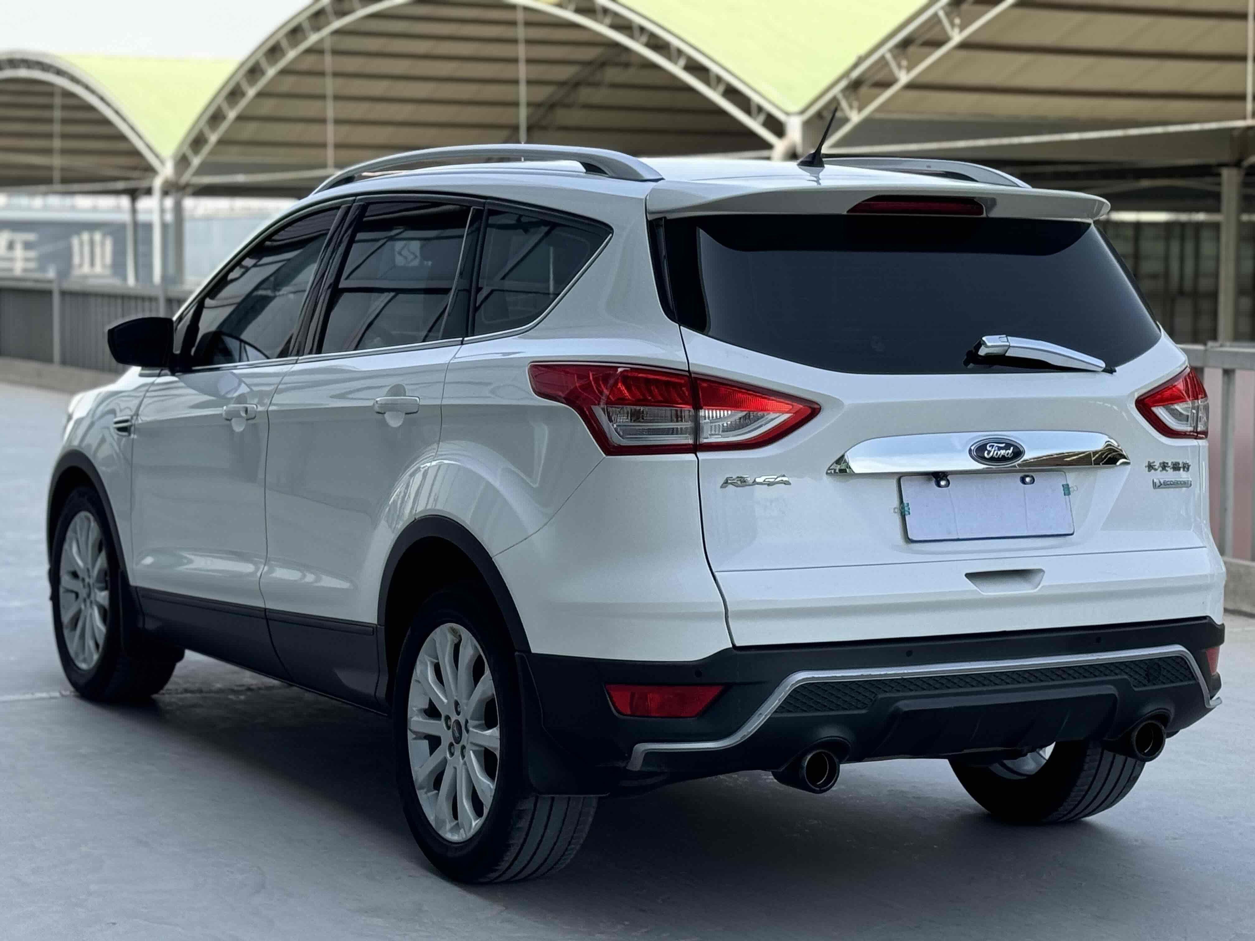 Ford Kuga 2015 thumb 2