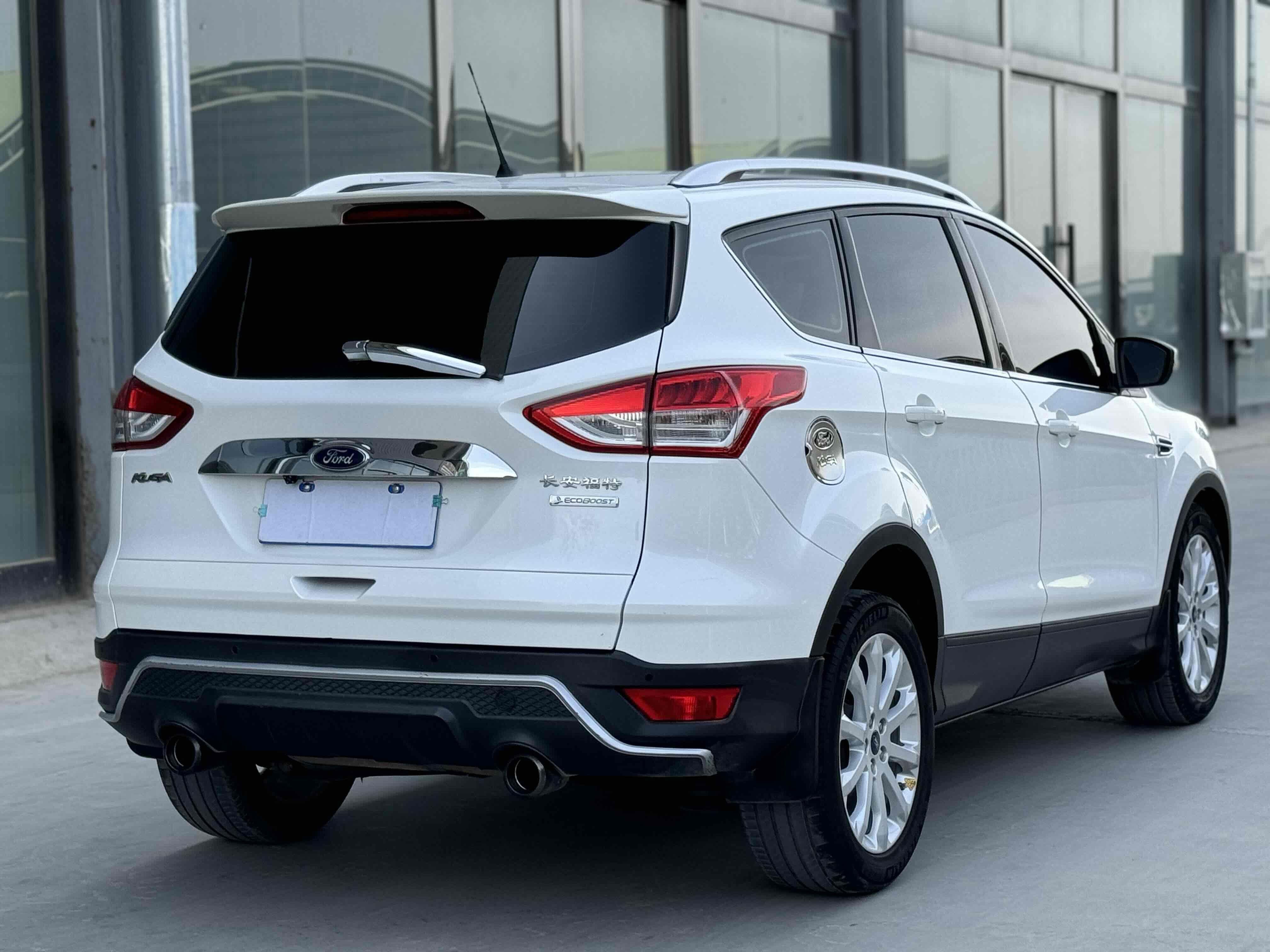 Ford Kuga 2015 thumb 4