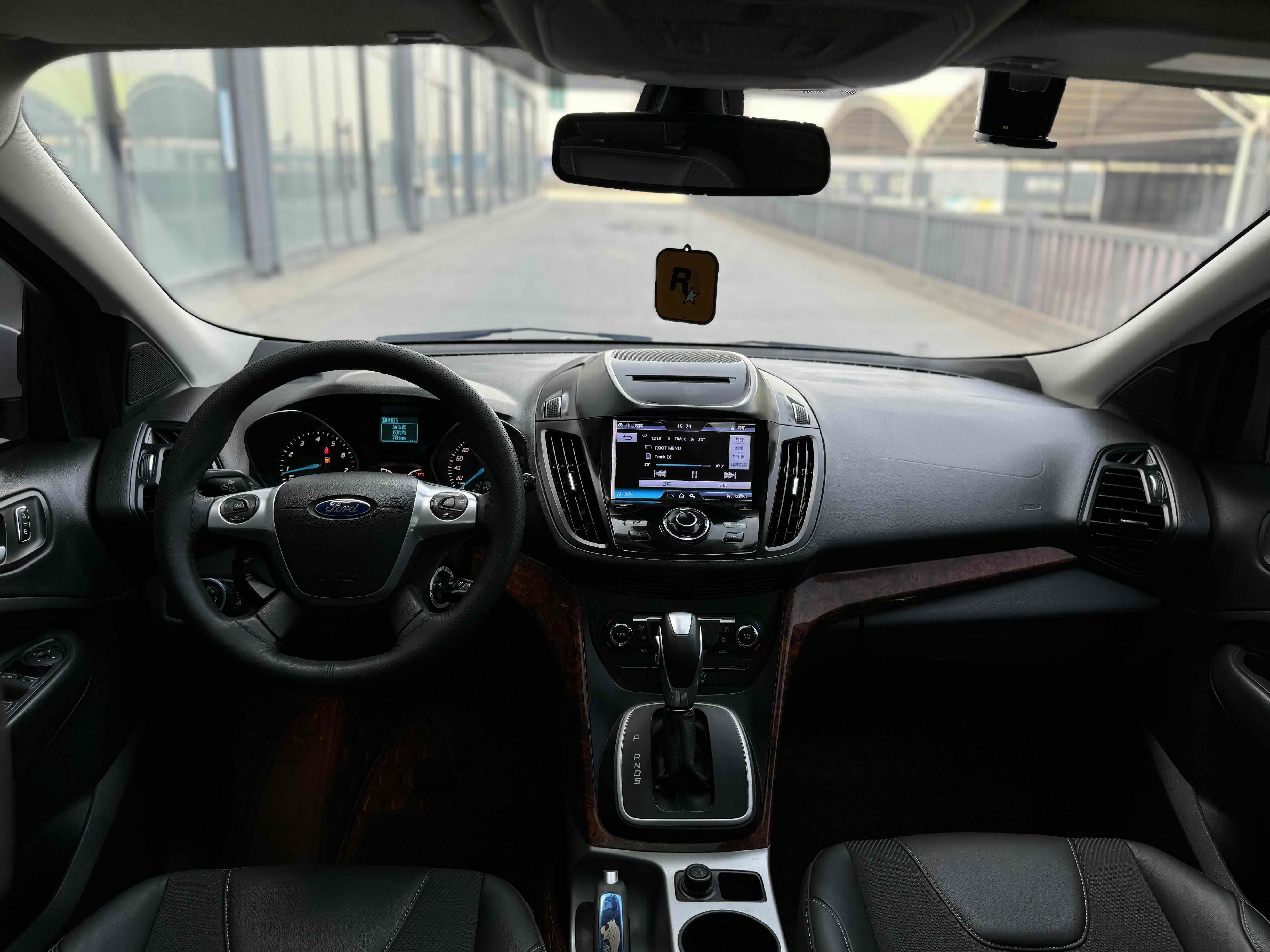 Ford Kuga 2015 thumb 6