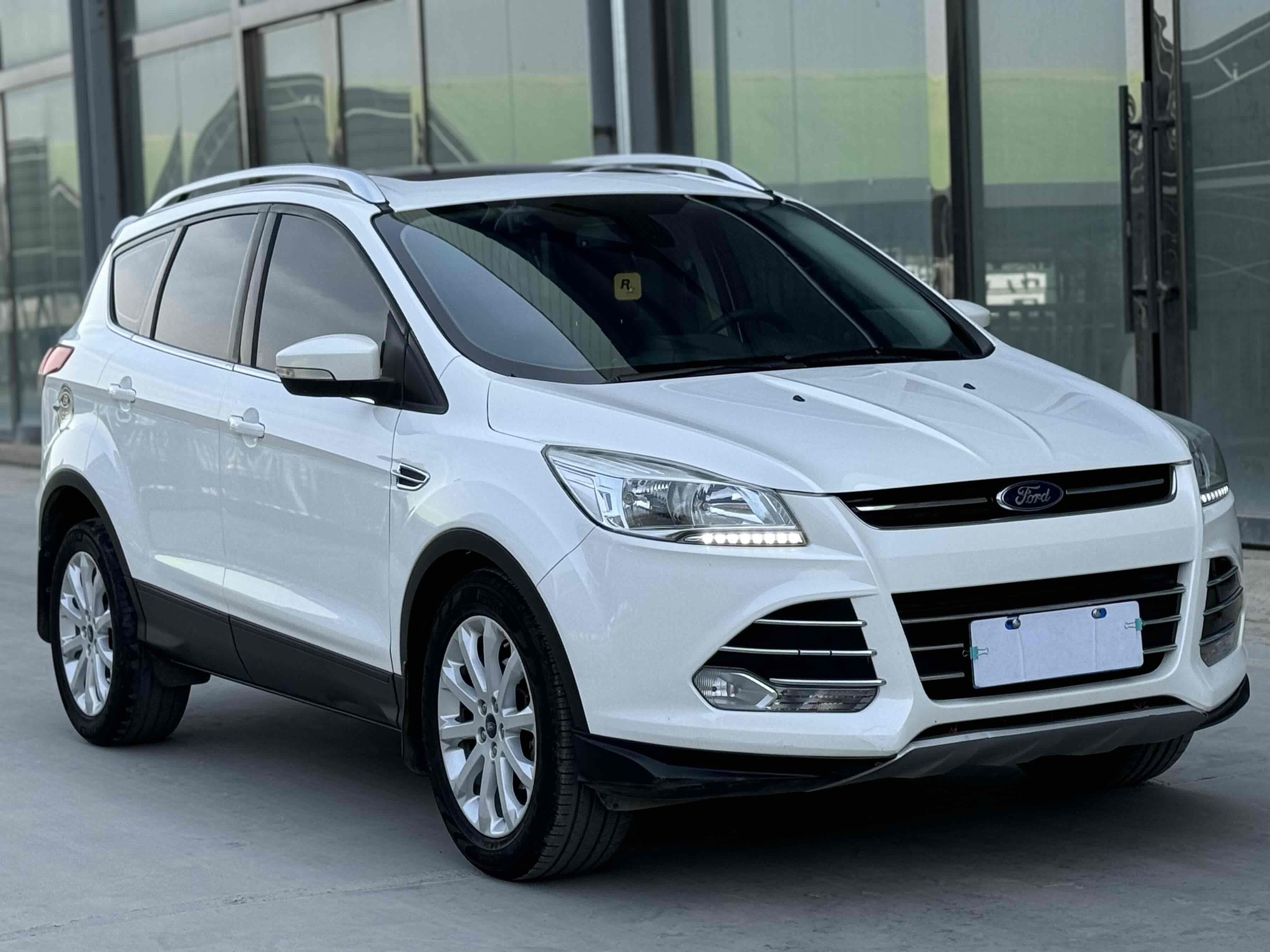 Ford Kuga 2015 thumb 12