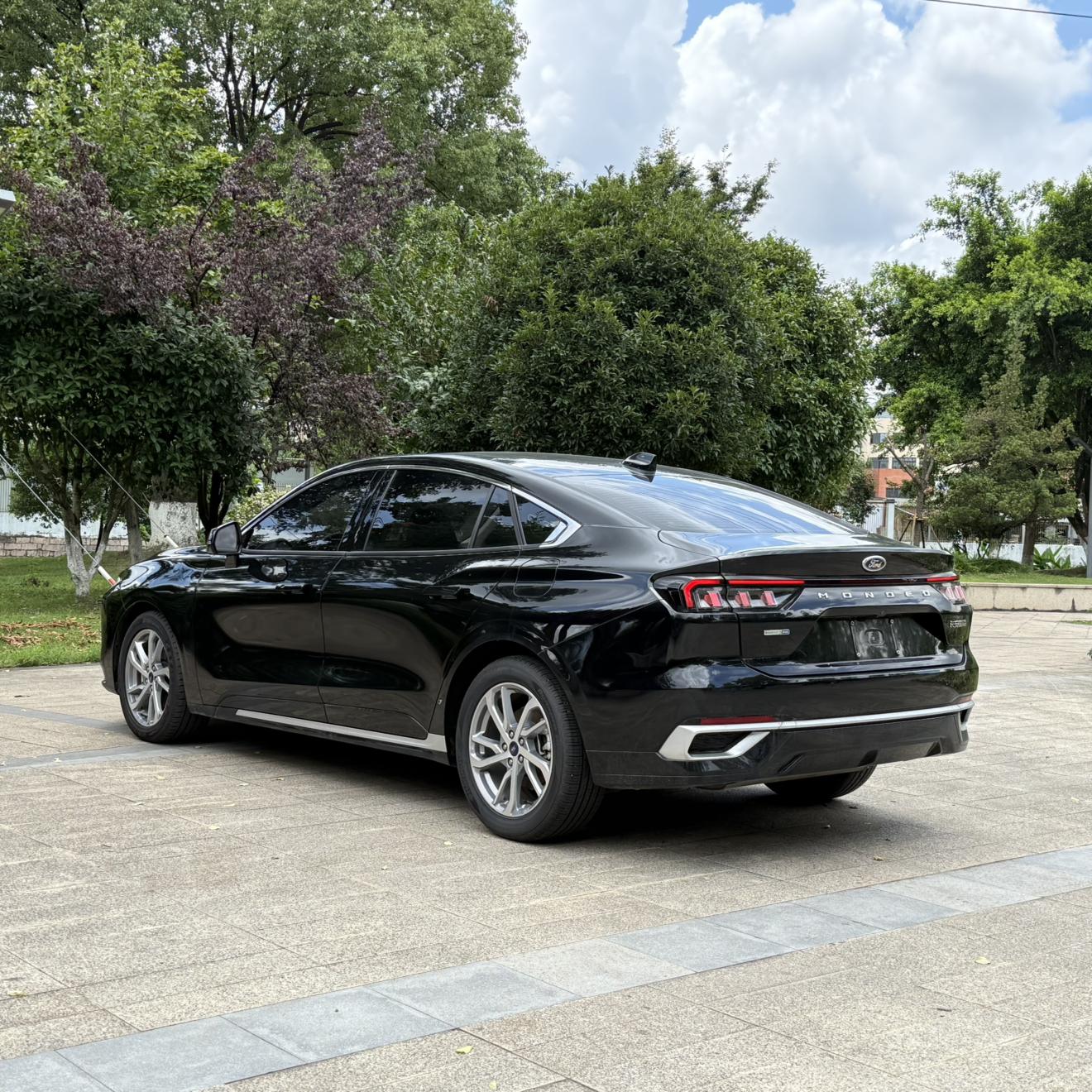 Ford Mondeo 2023 thumb 2