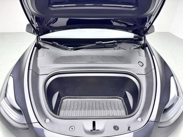 Tesla Model Y 2024 thumb 8