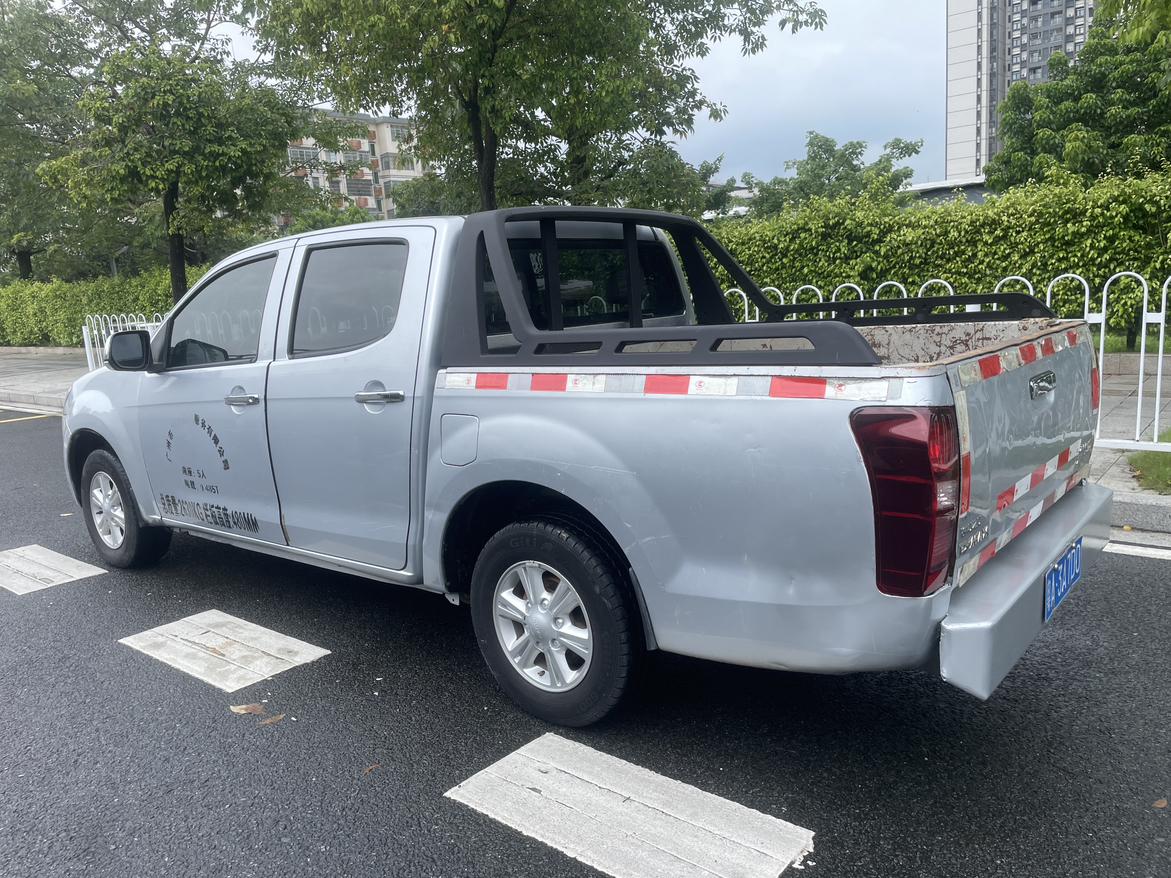 Isuzu D-Max 2015 thumb 3
