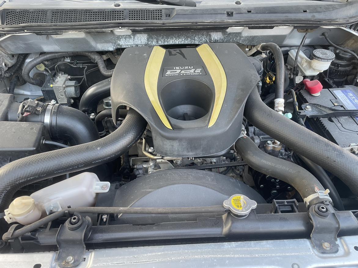 Isuzu D-Max 2015 thumb 6