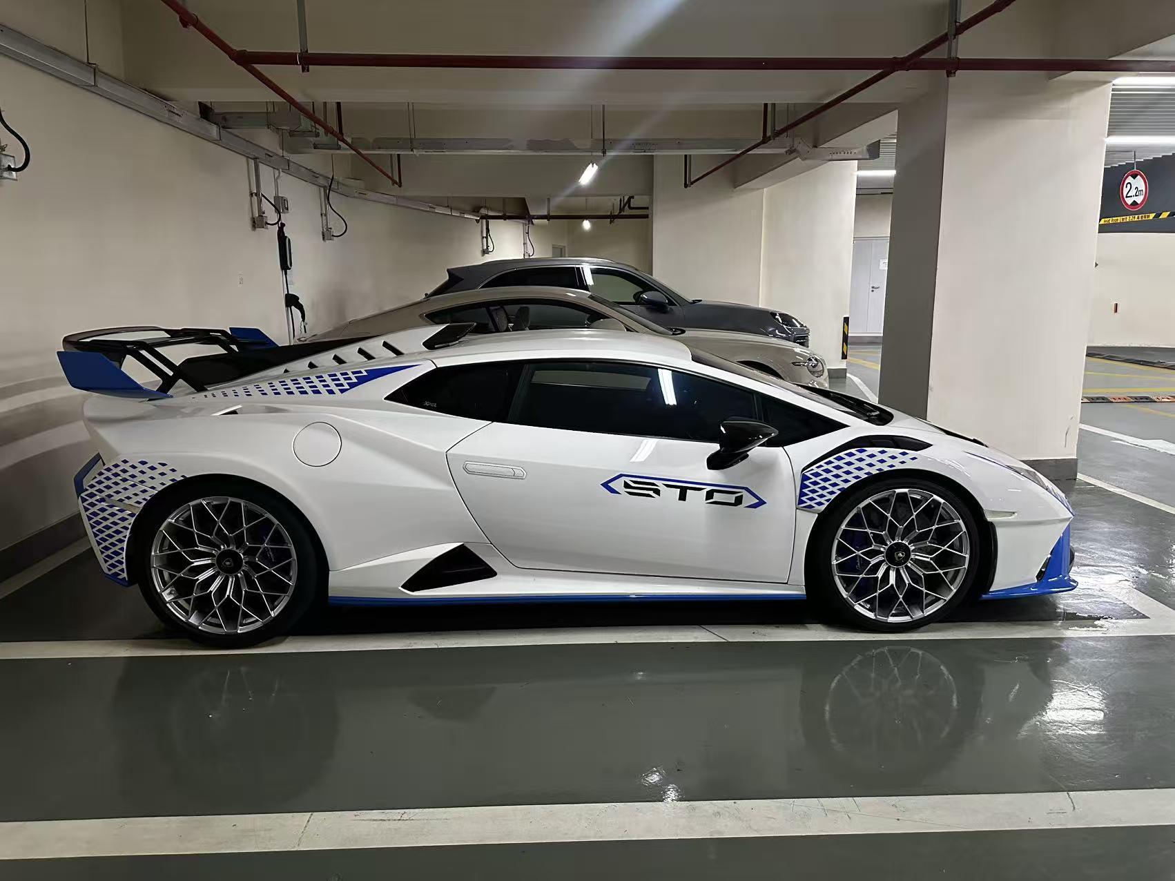 Lamborghini Huracán 2021 thumb 4