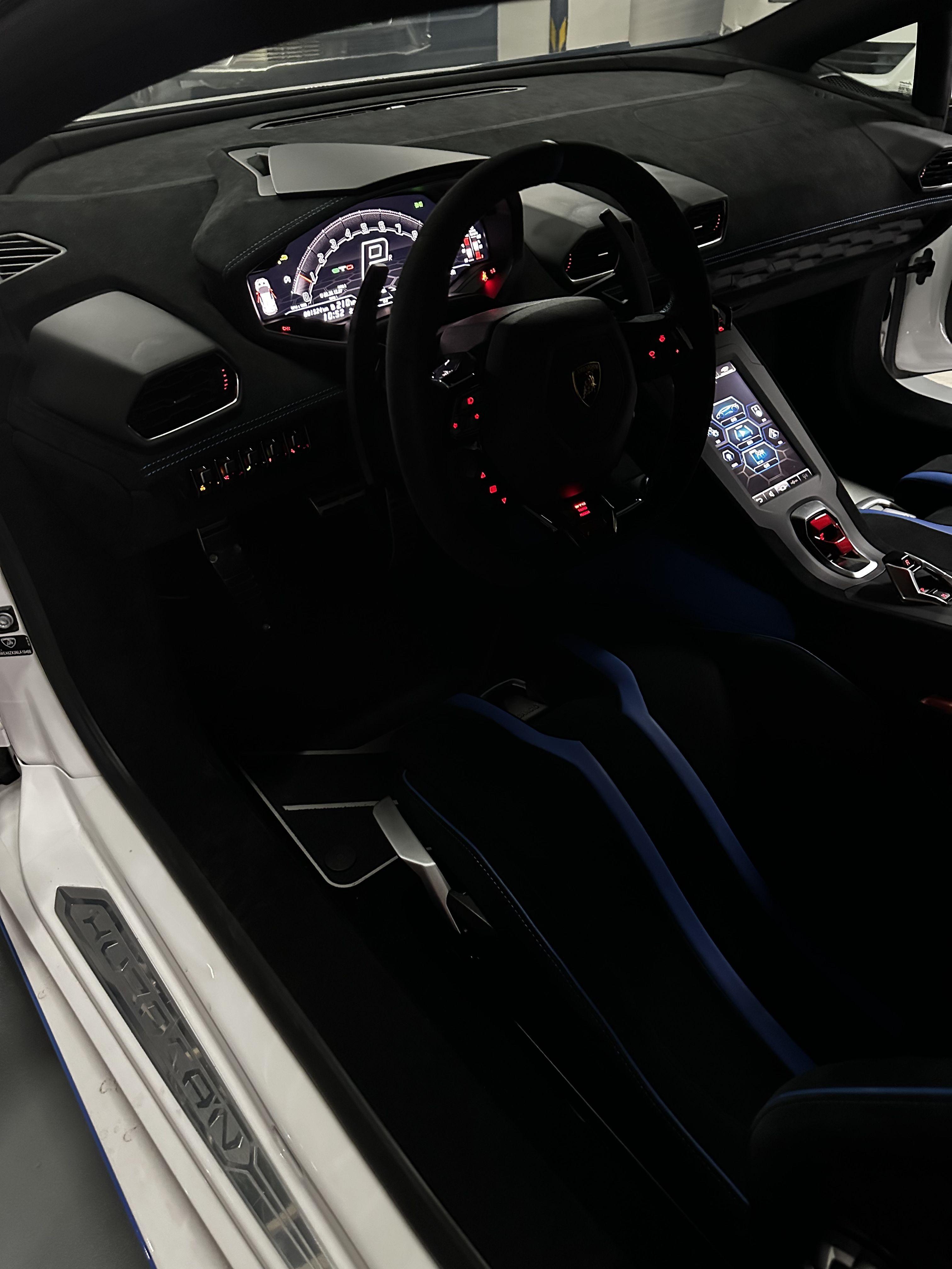 Lamborghini Huracán 2021 thumb 5