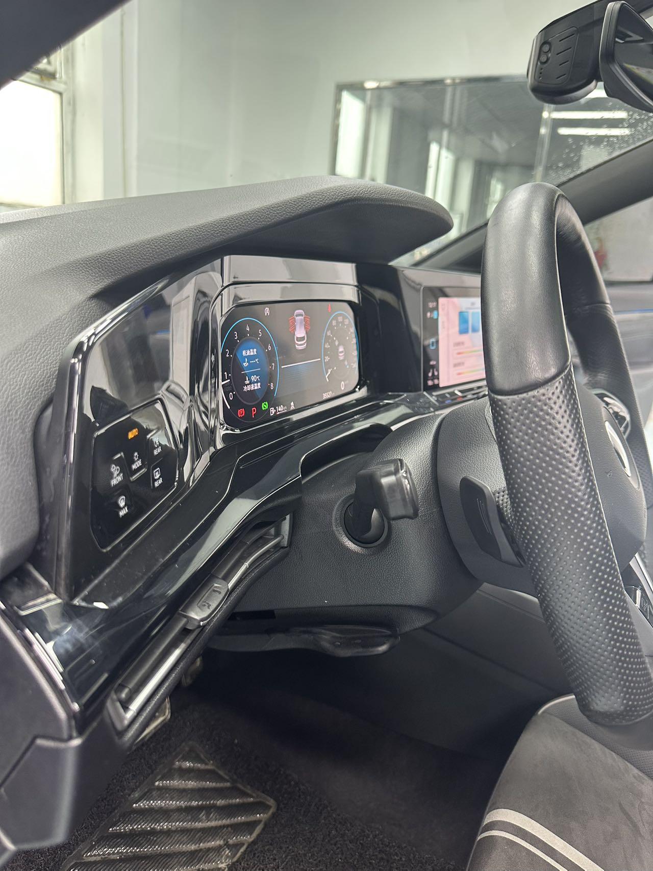 Volkswagen Golf Sportsvan 2023 thumb 9