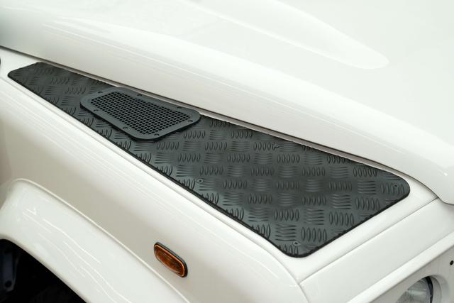 Land Rover Defender 2010 thumb 5