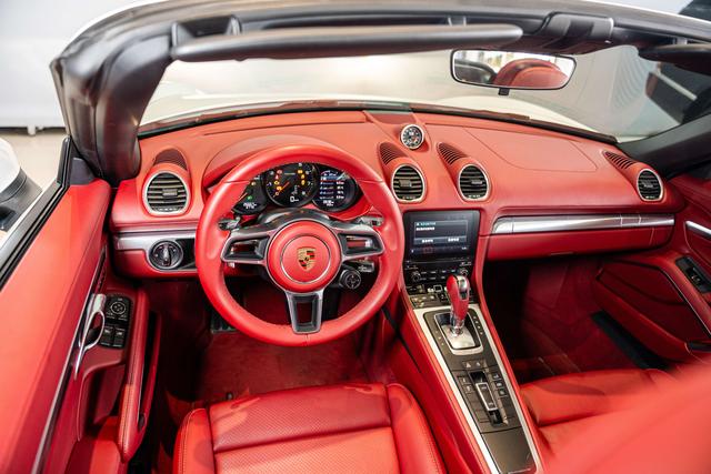 Porsche 718 2022 thumb 10